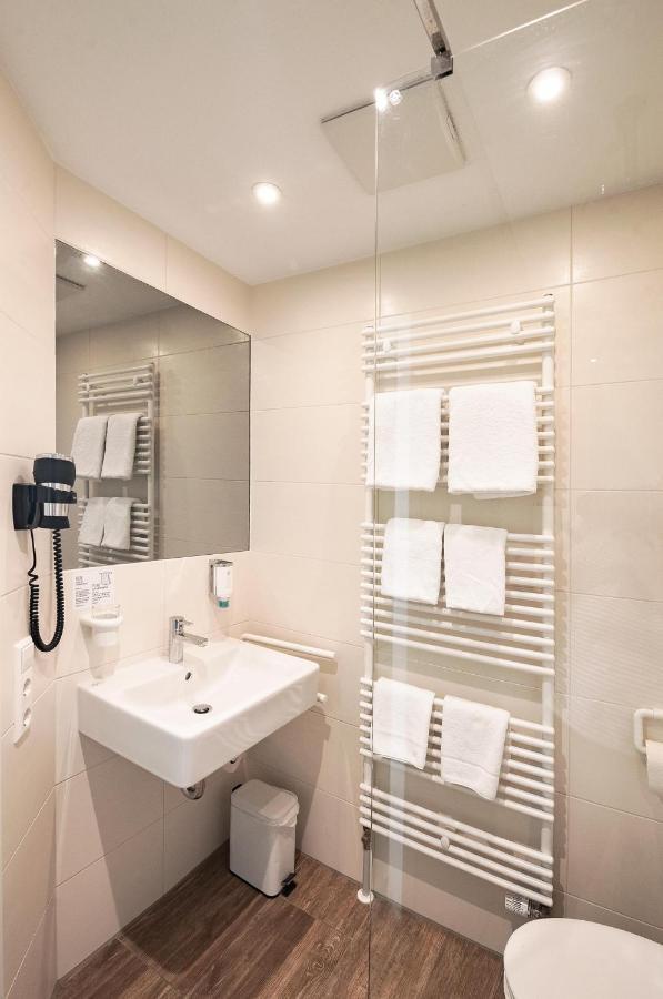 אהינגן Sternplatz Hotel מראה חיצוני תמונה