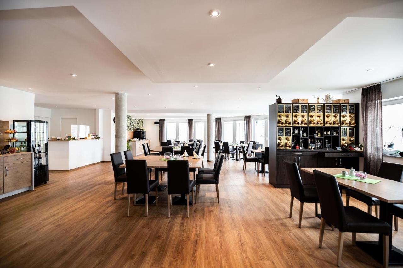 אהינגן Sternplatz Hotel מראה חיצוני תמונה