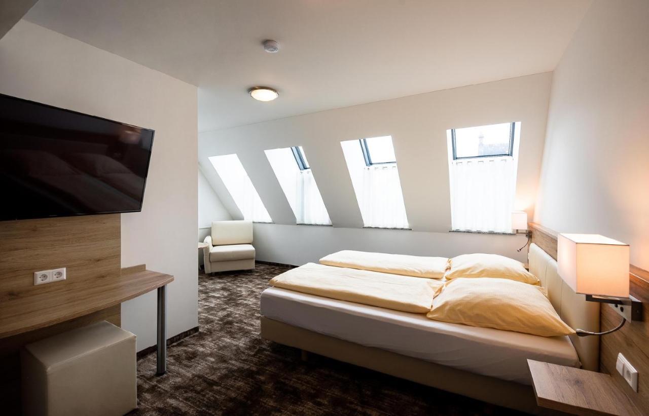 אהינגן Sternplatz Hotel מראה חיצוני תמונה