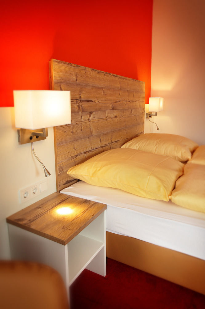 אהינגן Sternplatz Hotel מראה חיצוני תמונה